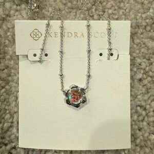 Kendra Scott necklace